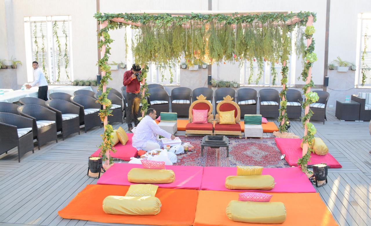 Ramada By Wyndham Ghaziabad Vasundhara Hotel Exterior foto