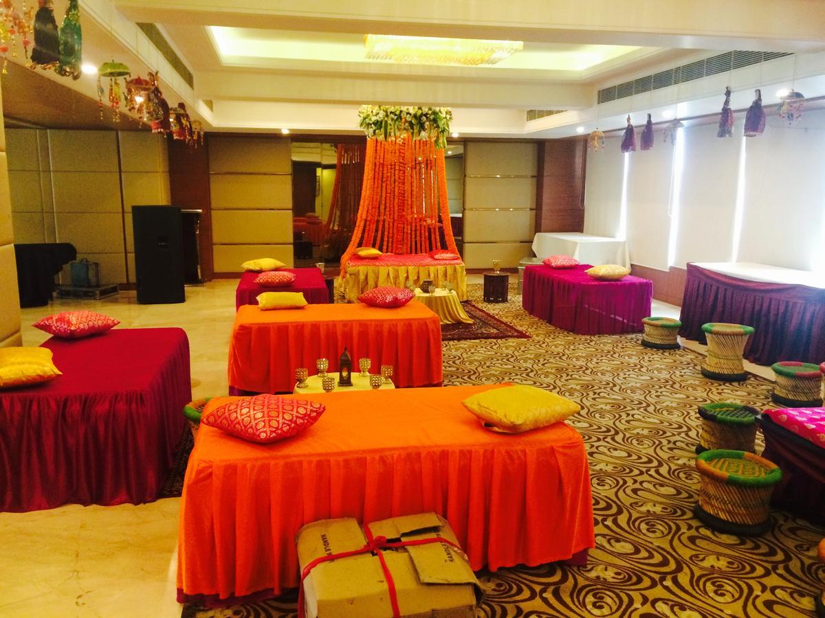 Ramada By Wyndham Ghaziabad Vasundhara Hotel Exterior foto