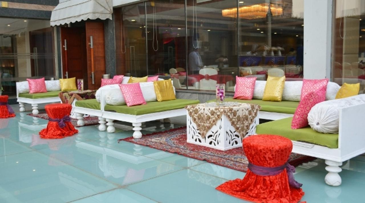 Ramada By Wyndham Ghaziabad Vasundhara Hotel Exterior foto