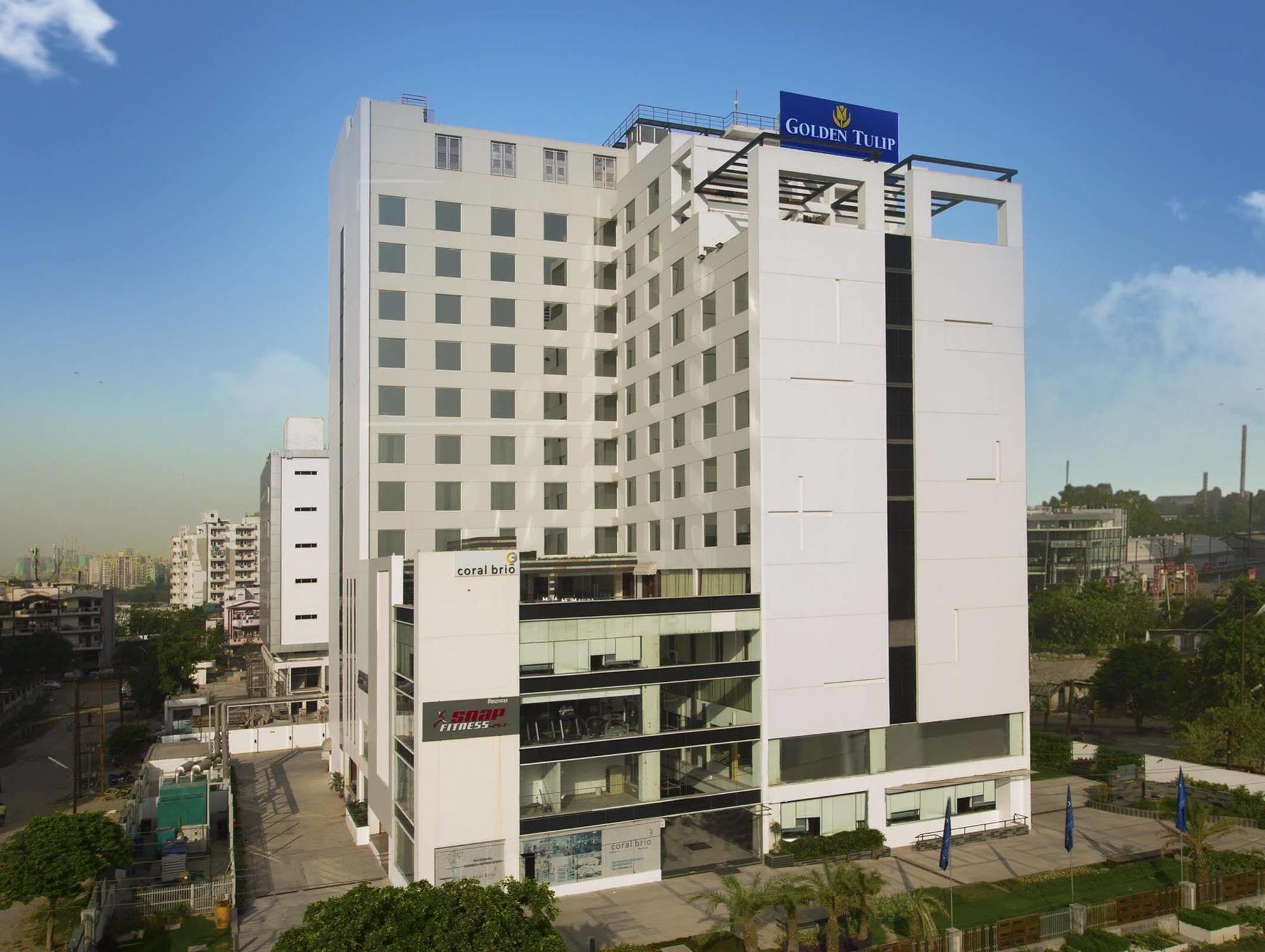 Ramada By Wyndham Ghaziabad Vasundhara Hotel Exterior foto